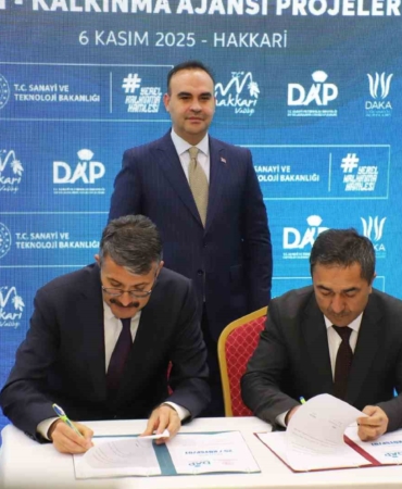 bakan-kacirdan-hakkari-universitesine-milli-teknoloji-atolyesi-mujdesi-Y1MI6mqs.jpg