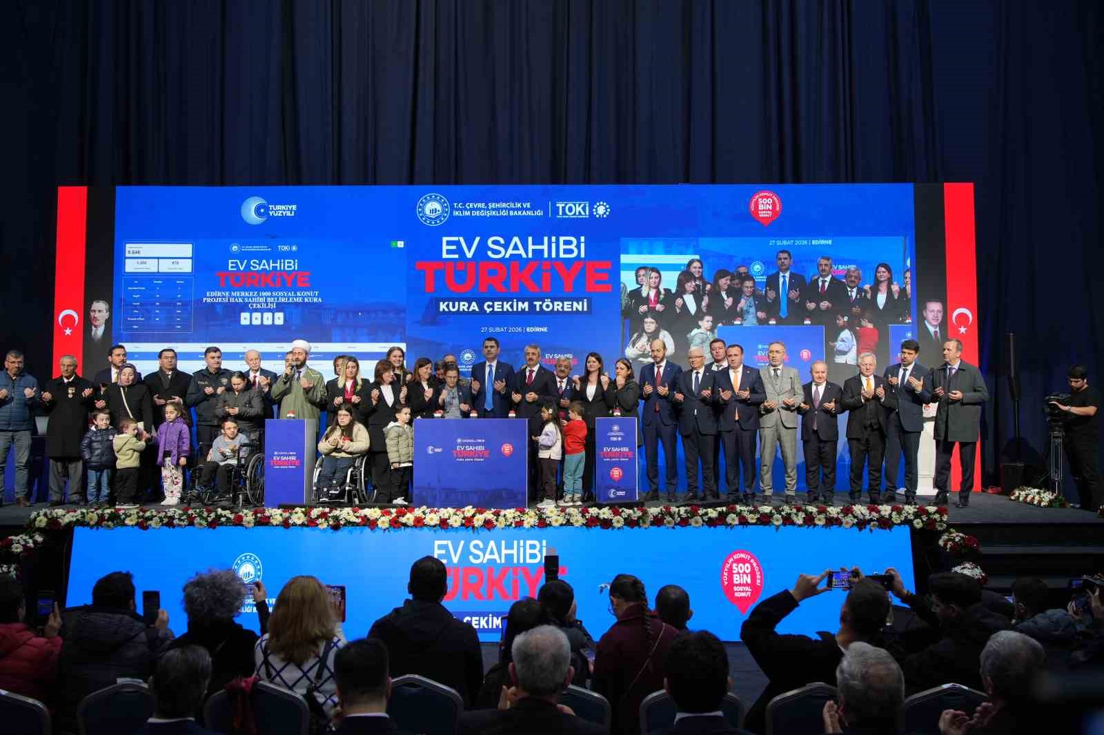 bakan kurum 11 ilimizde es zamanli calisarak bir avrupa ulkesi buyuklugundeki alani yeniden insa EPfeRWCd