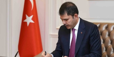 bakan-kurum-12-bin-800-yavru-flamingo-tuz-golunde-yasam-buldu-LSMH4JQO.jpg