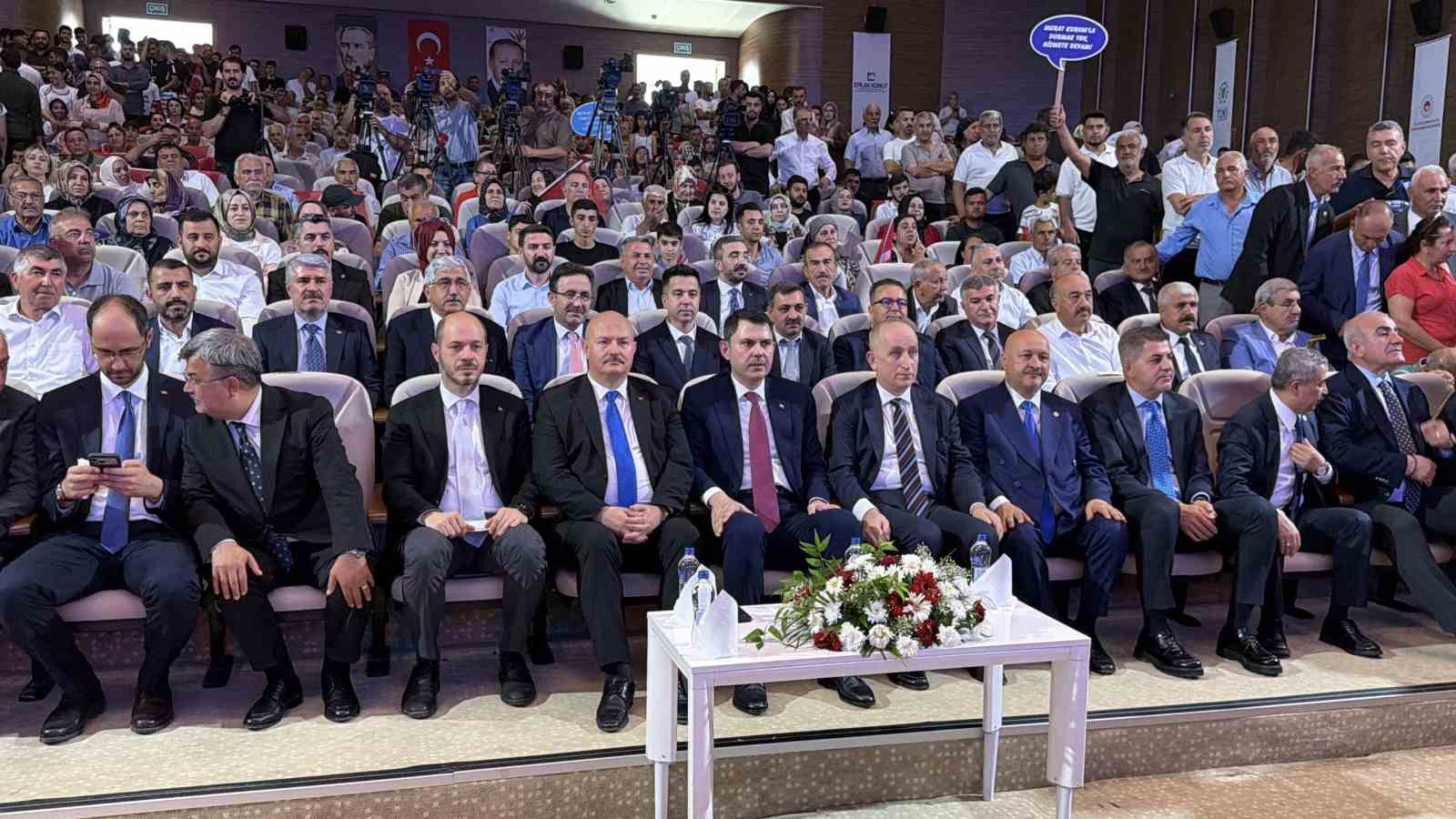 bakan kurum adiyaman yikildigi yerden dogruldu 2 YHrWtARN