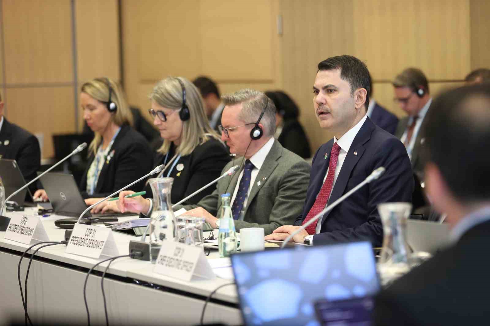 Bakan Kurum, Bonn’da COP31 Ev Sahibi Ülke Anlaşması’nı imzaladı 6 bakan kurum bonnda cop31 ev sahibi ulke anlasmasini imzaladi 2 8FXgQUYl