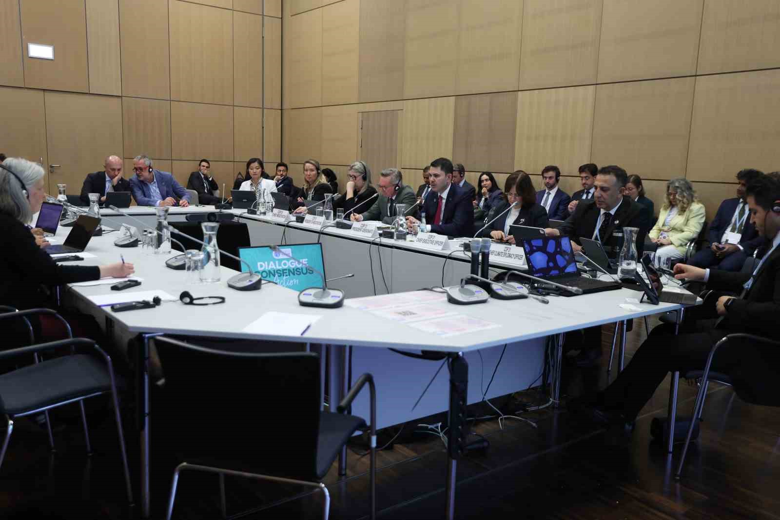 Bakan Kurum, Bonn’da COP31 Ev Sahibi Ülke Anlaşması’nı imzaladı 12 bakan kurum bonnda cop31 ev sahibi ulke anlasmasini imzaladi 8 PLXzEL4j