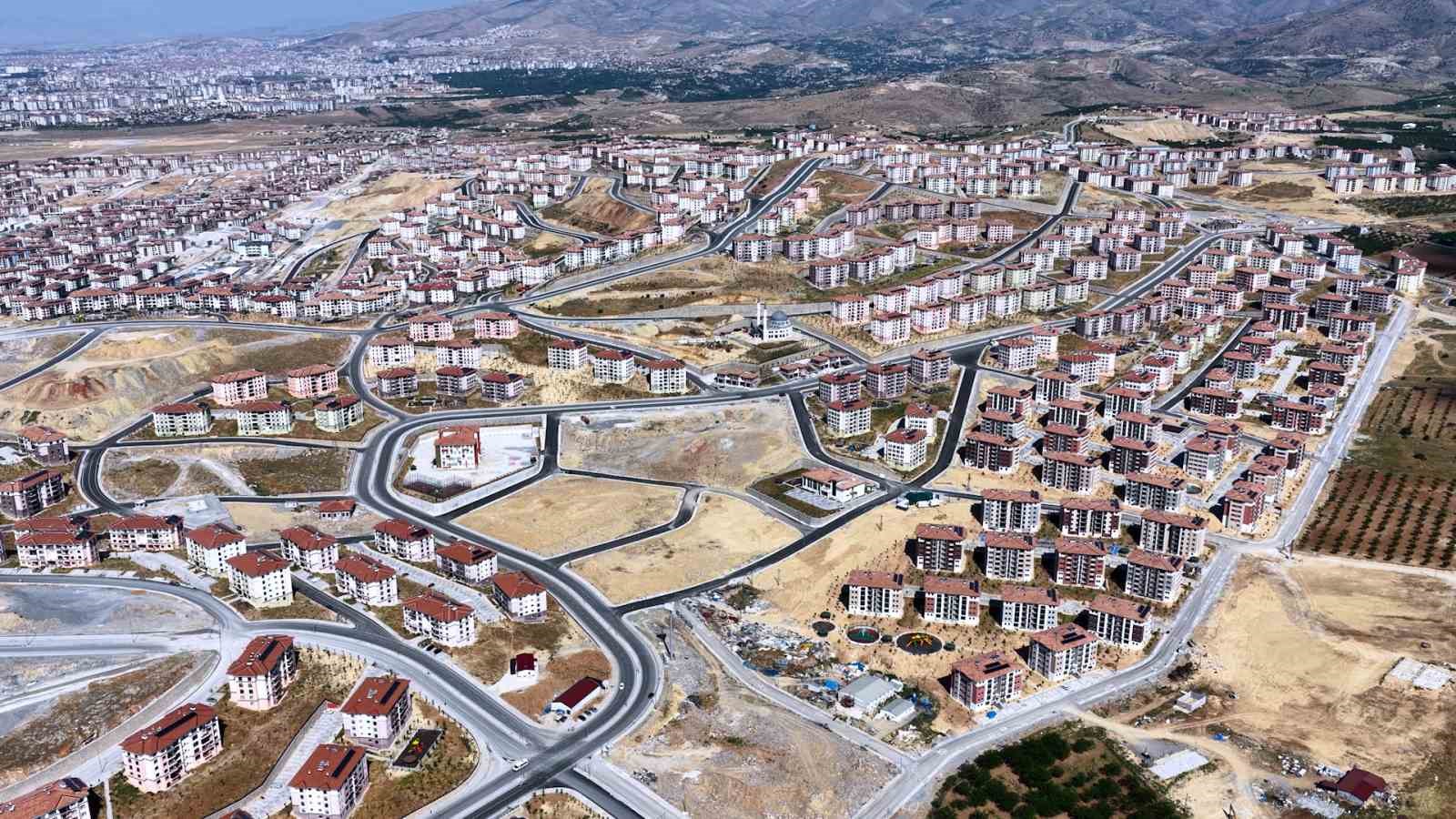 Bakan Kurum: "Bugüne kadar 81 ilimizde 7 milyona yakın vatandaşımızı sosyal konutlarla afetlere karşı sağlam konutlarına kavuşturduk" 6 bakan kurum bugune kadar 81 ilimizde 7 milyona yakin vatandasimizi sosyal konutlarla afetlere karsi