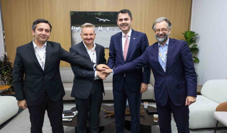 bakan-kurum-cop31e-ev-sahipligi-konusunda-kararliligimizi-ortaya-koyduk-Okz9xPd2.jpg