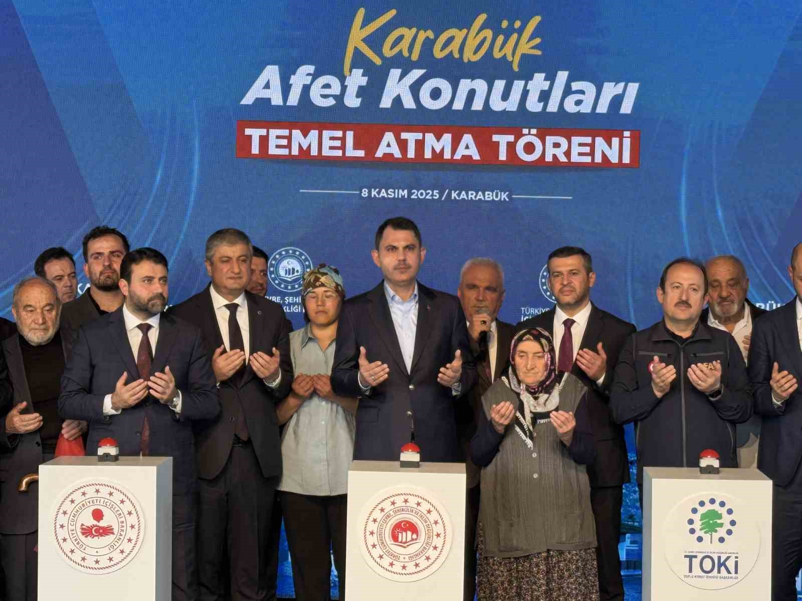 bakan kurum cumhurbaskanimizin liderliginde dunyada esi benzeri gorulmemis bir insa seferberligi yurutuyoruz 0 3j7Is6Jt