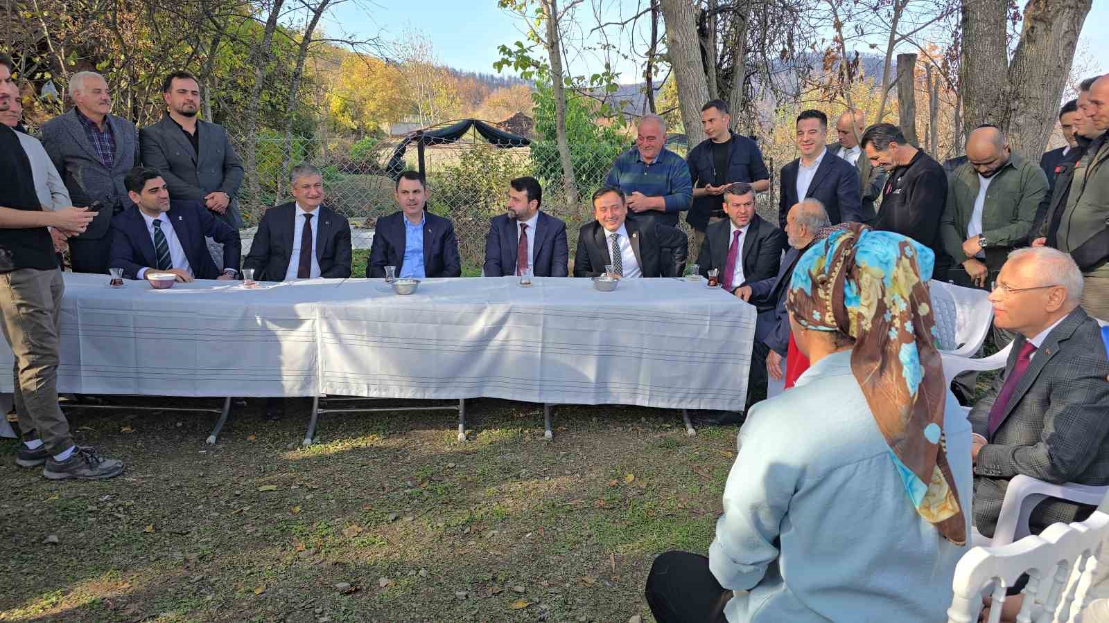 bakan kurum cumhurbaskanimizin liderliginde dunyada esi benzeri gorulmemis bir insa seferberligi yurutuyoruz 1 pCLPR4C3