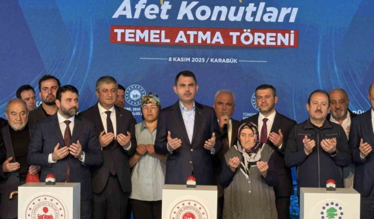 bakan-kurum-cumhurbaskanimizin-liderliginde-dunyada-esi-benzeri-gorulmemis-bir-insa-seferberligi-yurutuyoruz-lxDTpV8H.jpg
