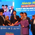 bakan-kurum-deprem-bolgesinde-son-vatandas-evine-kavusana-kadar-ayrilmayacagiz-itBTynAm.jpg