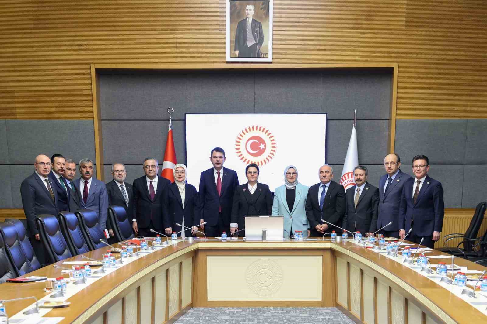 bakan kurum deprem konutlari odemeleri 2 yil odemesiz 18 yil faizsiz ve sabit oluyor uncThz2M