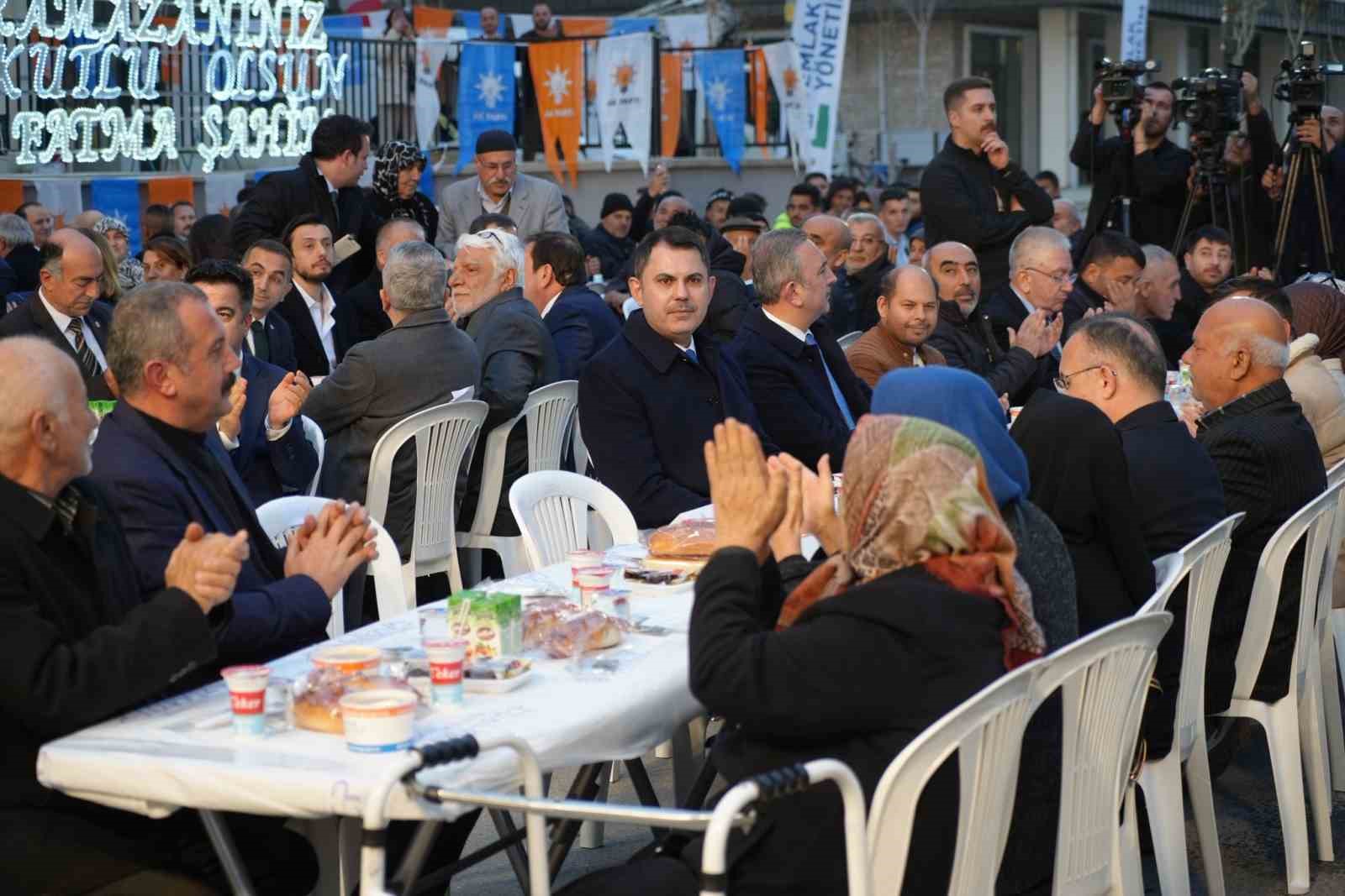 bakan kurum depremden bu yana felaket uzerinden siyaset kurdular depremzede kardeslerimizin yuvasina kavusmasi islerine