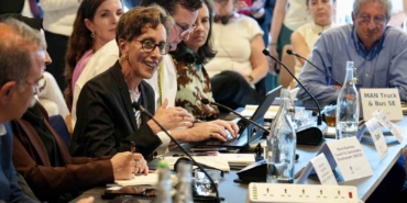 bakan-kurum-ingilterede-cop31-is-dunyasi-forumunda-konustu-mOWM1wRC.jpg