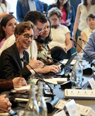 bakan-kurum-ingilterede-cop31-is-dunyasi-forumunda-konustu-mOWM1wRC.jpg