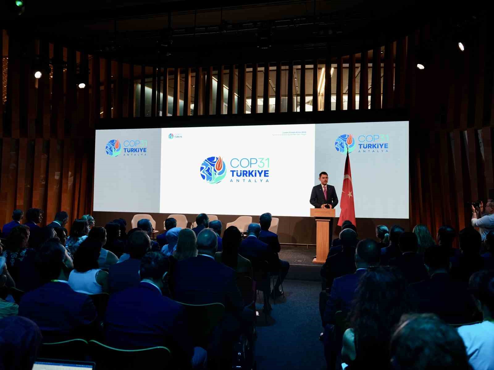 bakan kurum londrada turkiye enerji donusumu yatirim forumunda konustu 10 XRtueX1j