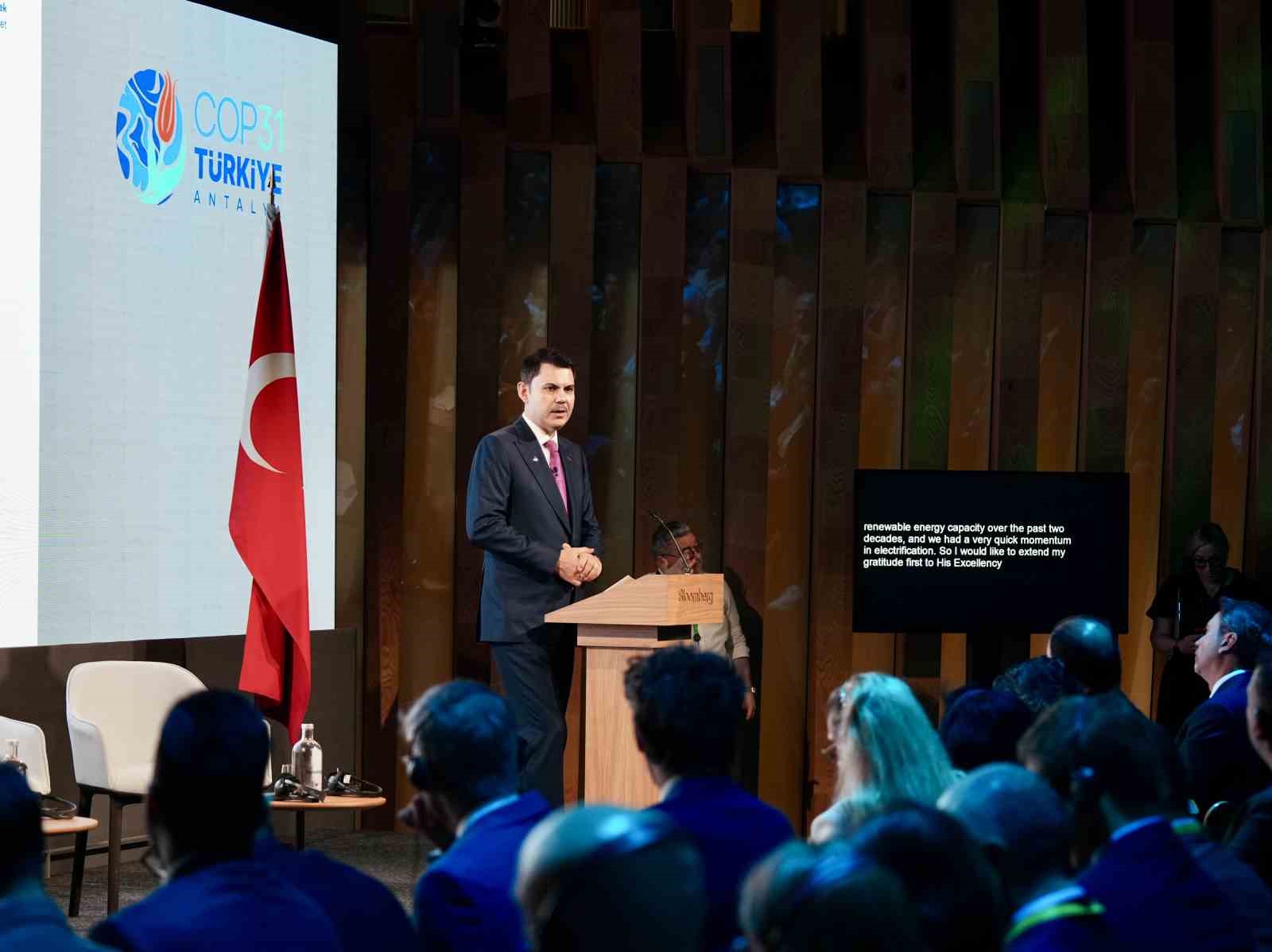 bakan kurum londrada turkiye enerji donusumu yatirim forumunda konustu 5 pekHszer