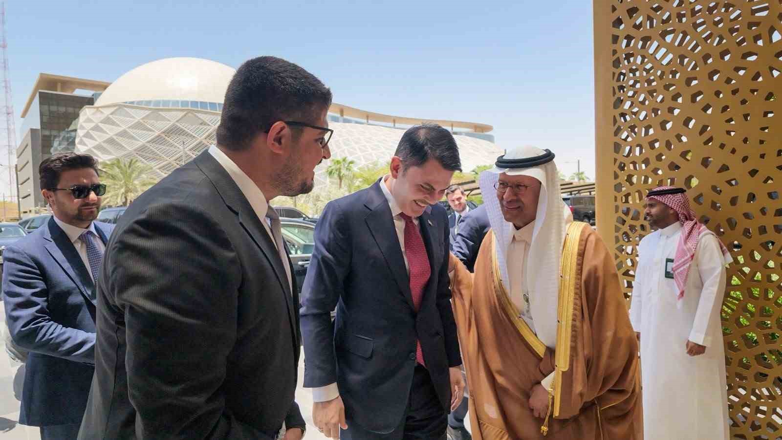 bakan kurum suudi bakanlar el hukeyl ve al suud ile gorustu 3 5uDXlODn