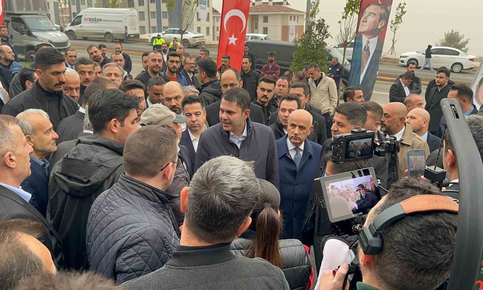 bakan kurum turkiye genelinde ise 2025 yili sonuna kadar 453 bin konutun teslimini gerceklestirecegiz yPZDQXZJ