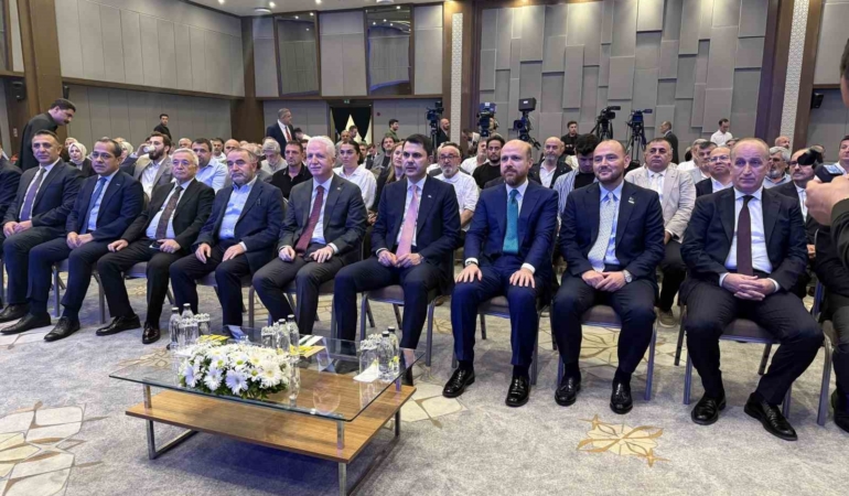 bakan-kurum-yarisi-bizden-kampanyasi-kapsaminda-istanbulun-39-ilcesinde-233-bin-konutun-donusum-sureci-ueLUJ9QG.jpg