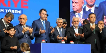 bakan-kurumdan-chp-genel-baskani-ozele-tepki-ozgur-bey-vakit-tiyatro-vakti-degildir-S6Y9U4sa.jpg