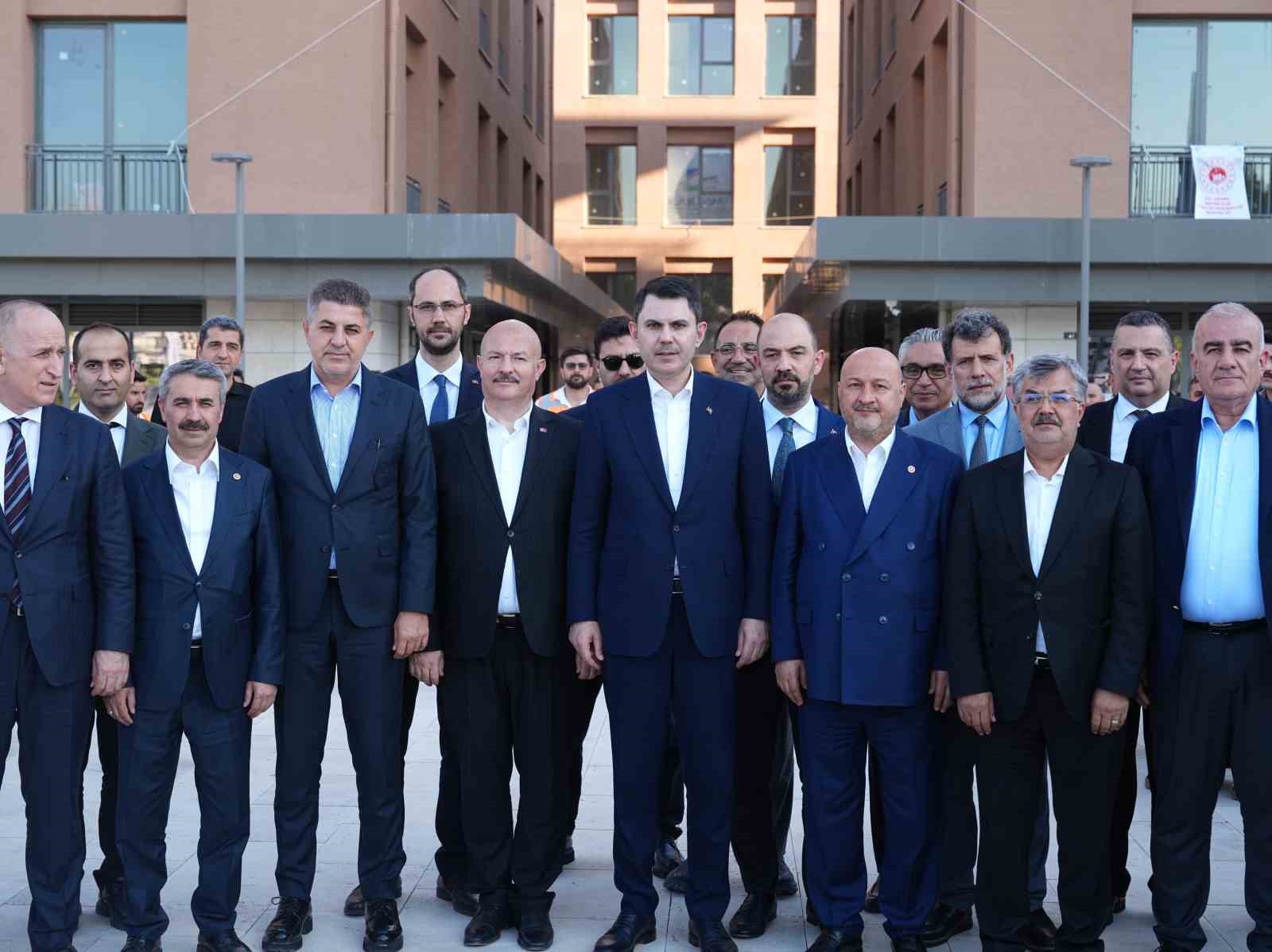 Bakan Kurum’dan depremzede Yusuf ve dedesine ziyaret 6 bakan kurumdan depremzede yusuf ve dedesine ziyaret 2 qHcEbOIt