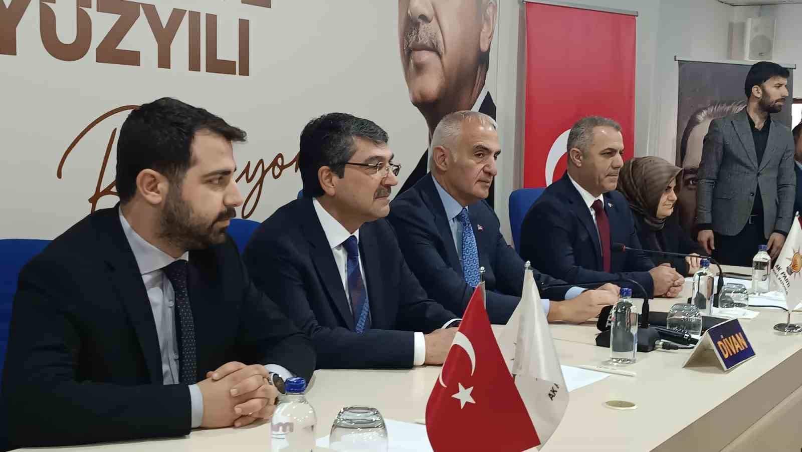 Bakan Mehmet Nuri Ersoy: "Batman’a 24 yılda 474 milyon liralık kültür ve turizm yatırımı yaptık" 5 bakan mehmet nuri ersoy batmana 24 yilda 474 milyon liralik kultur ve turizm yatirimi hN7vWvGf