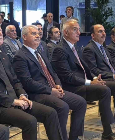 bakan-mehmet-nuri-ersoy-vuslat-yildonumu-uluslararasi-anma-torenlerini-6-aralikta-mader-i-mevlana-etkinligi-z4cP4IrC.jpg