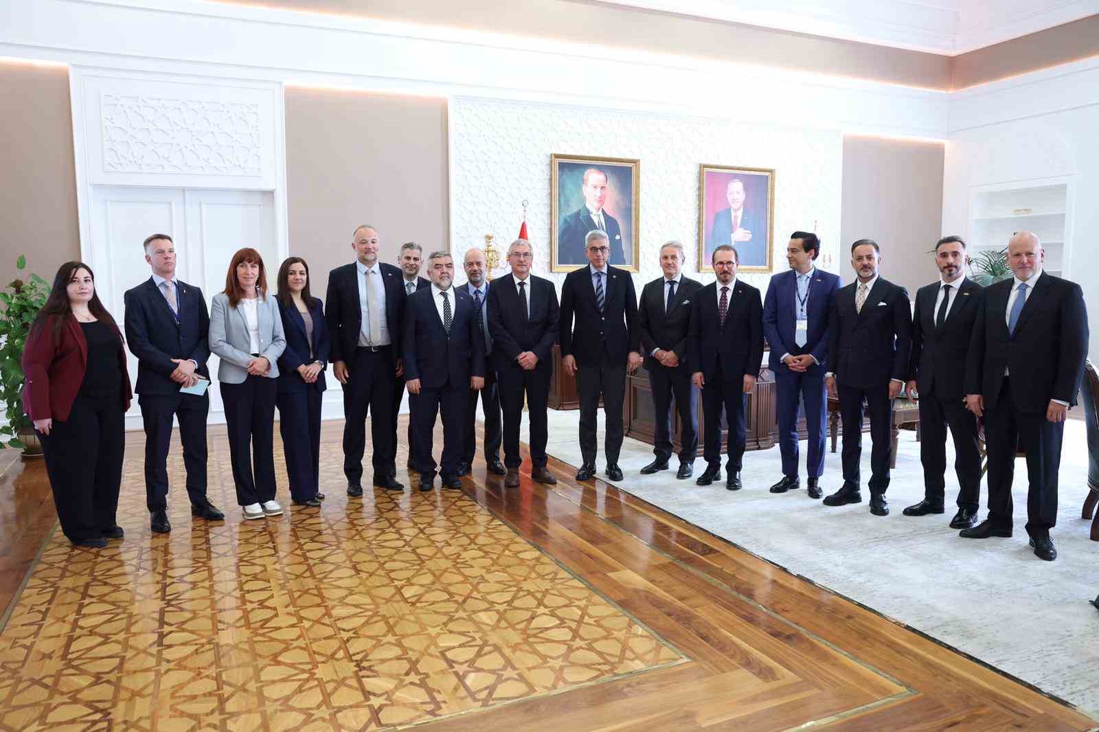bakan memisoglu belcika valonya hukumeti baskan yardimcisi jeholet ile gorustu 1 blBcNZeF