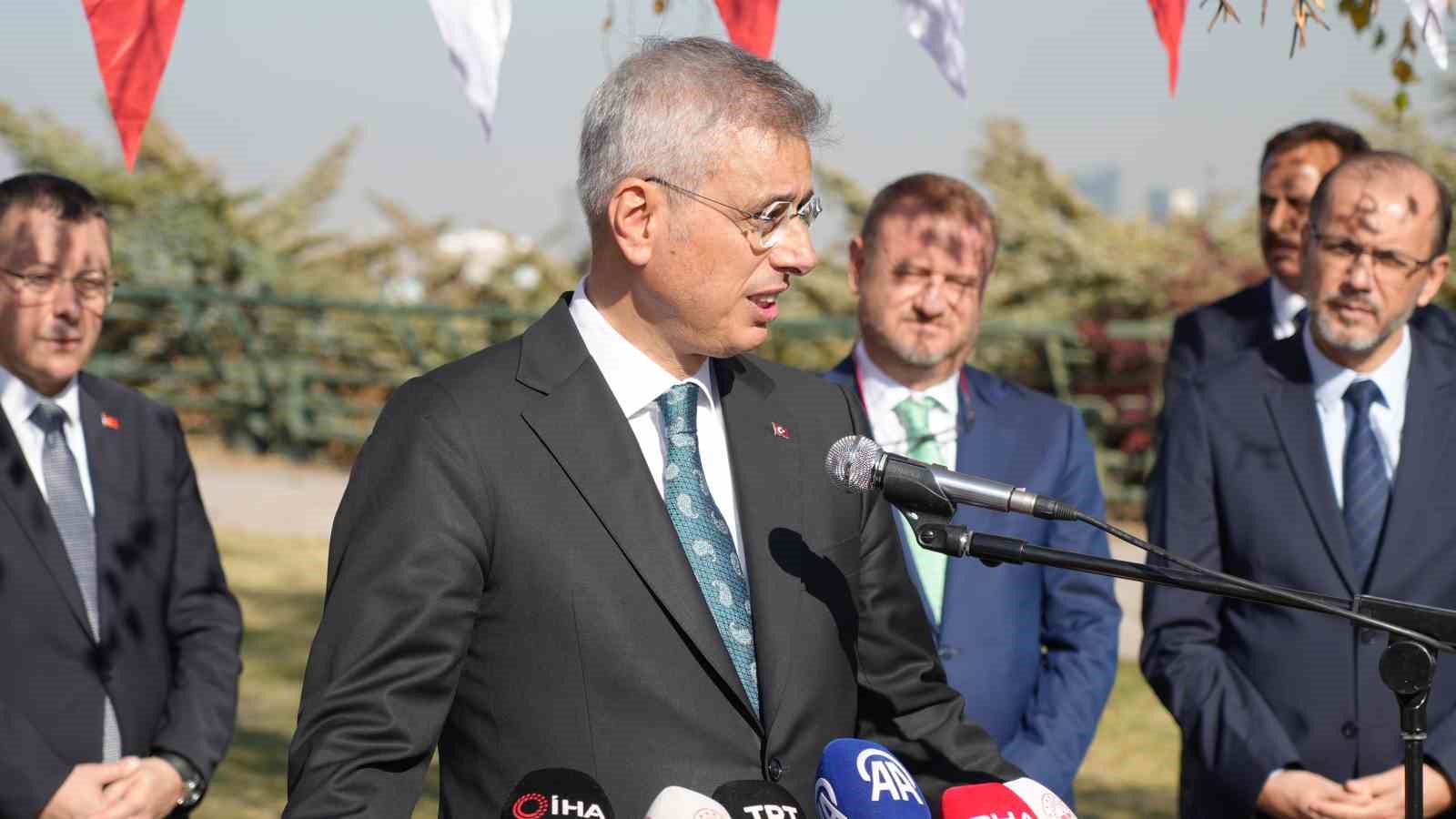 Bakan Memişoğlu: "Esasında her bir ağaç candır, canlıdır. O cana iyi bakmamız gerekir" 8 bakan memisoglu esasinda her bir agac candir canlidir o cana iyi bakmamiz gerekir 4