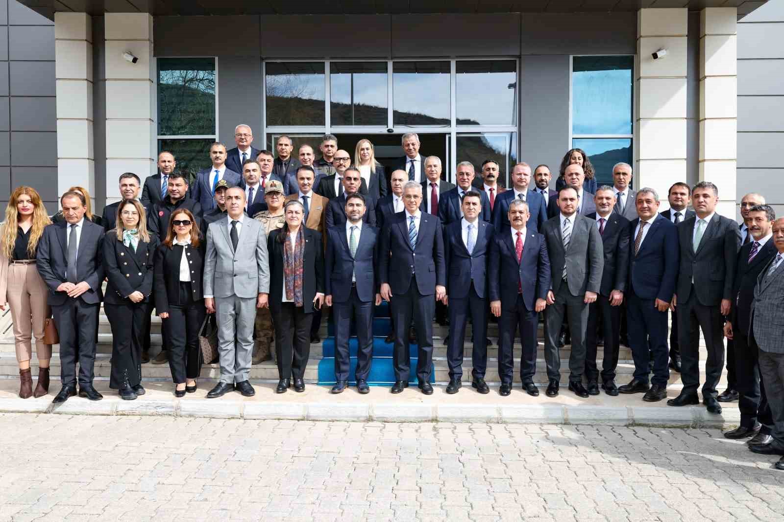 Bakan Memişoğlu: "Etrafımızda ateş çemberi olsa da Türkiye barış ve huzur adası haline geliyor" 8 bakan memisoglu etrafimizda ates cemberi olsa da turkiye baris ve huzur adasi haline geliyor ttGdaP1F