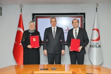 bakan memisoglu milletimize hizmet eden turk kizilay ile guc birligimizi surdurecegiz 2 UpvKGXK5