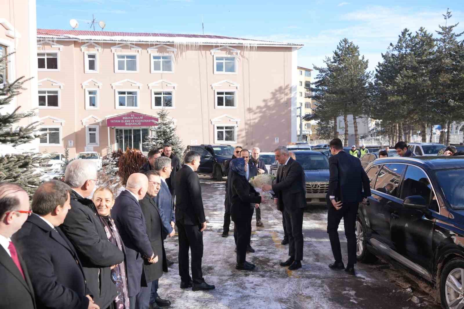 bakan memisoglu saglik hizmetlerinin daha iyi olmasi icin neler yapacagimizi yerinde degerlendirmek icin buradayiz tObGUQq7