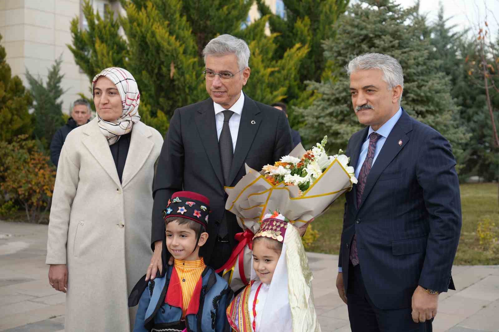 bakan memisoglu savunma sanayisi gibi saglik sanayisini de guclendiriyoruz 3 IDEKRF9T