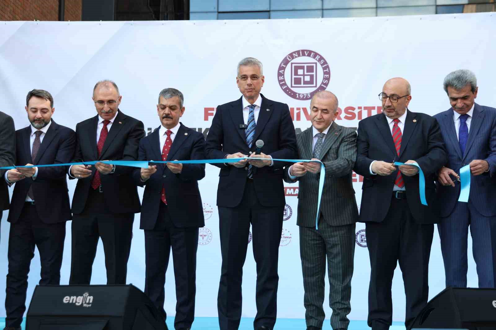 bakan memisoglu son 23 yilda sagligin her alaninda buyuk bir donusum gerceklestirdik 1 OPnGya7Y