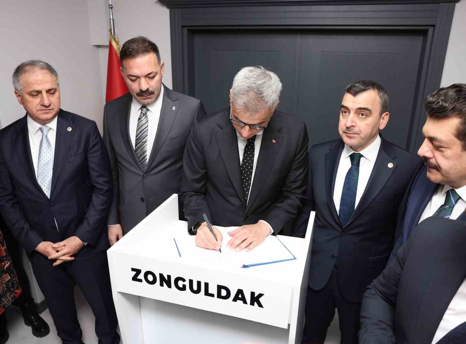 bakan memisoglu soz degil is uretiyoruz 0 R91GGQSf