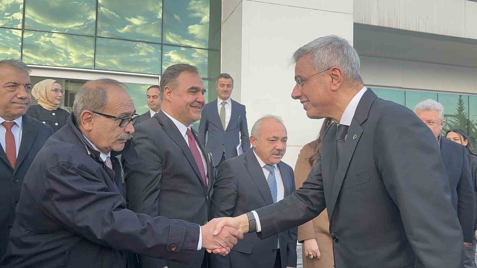 bakan memisoglu turkiye kendi saglik cihazlarini uretip teknolojisini yapabilir hale geldi 2 f8yzAvEZ