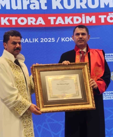 bakan-murat-kuruma-mezun-oldugu-selcuk-universitesinden-fahri-doktora-chc7wa28.jpg