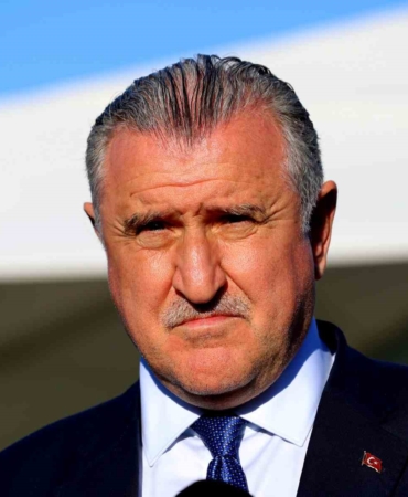 bakan-osman-askin-bak-milli-takimimiz-dunya-kupasinda-cok-iyi-isler-yapacak-ZG92aKrO.jpg