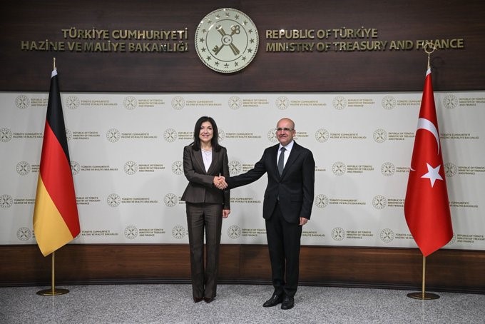 Bakan Şimşek, Almanya Federal Ekonomi ve Enerji Bakanı Reiche ile bir araya geldi 4 bakan simsek almanya federal ekonomi ve enerji bakani reiche ile bir araya geldi 0 BSAv9agV