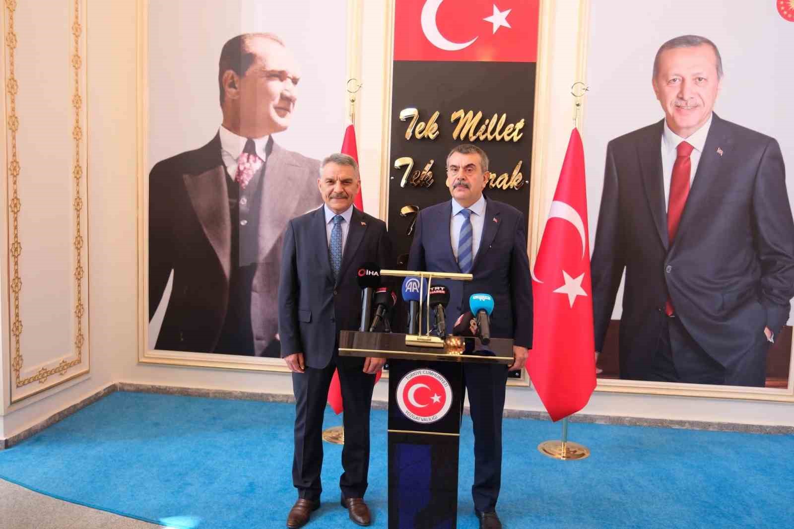 bakan tekin 1 milyon 22 bin 658 ogrenci sinava girecek 0 3LmeKA7e