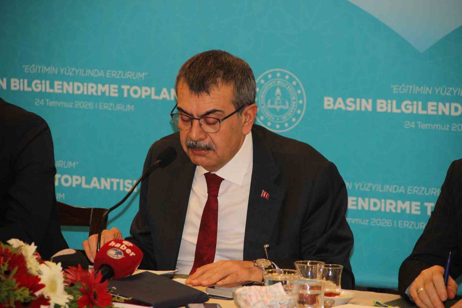 Bakan Tekin: "2013 yılından itibaren Erzurum’da 187 okul yaptık" 6 bakan tekin 2013 yilindan itibaren erzurumda 187 okul yaptik 2 UlsiPyNr
