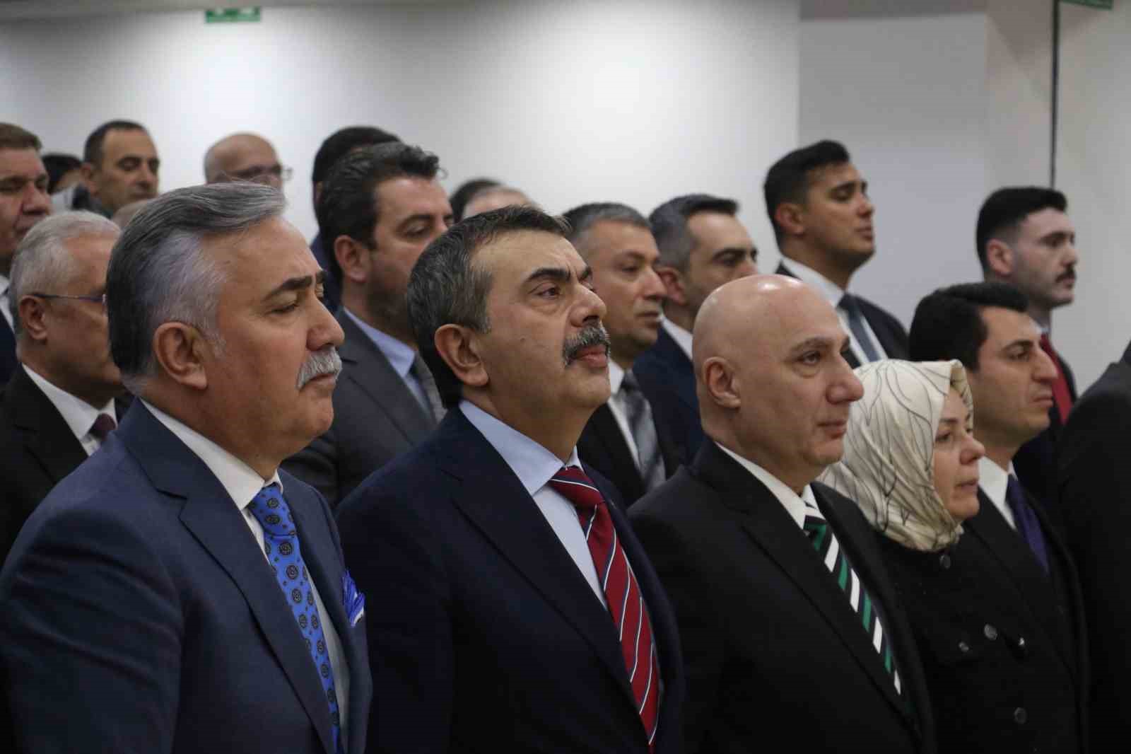 Bakan Tekin: "2024 yılı yaz ayında Mesleki ve Teknik Eğitim Politika belgesi yayınladık ve bu anlamdaki iş birliklerimizi bir adım daha öteye taşıdık" 6 bakan tekin 2024 yili yaz ayinda mesleki ve teknik egitim politika belgesi yayinladik ve