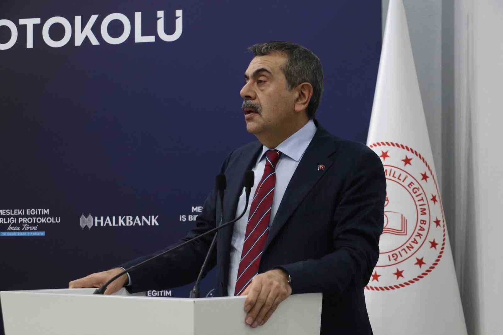 Bakan Tekin: "2024 yılı yaz ayında Mesleki ve Teknik Eğitim Politika belgesi yayınladık ve bu anlamdaki iş birliklerimizi bir adım daha öteye taşıdık" 7 bakan tekin 2024 yili yaz ayinda mesleki ve teknik egitim politika belgesi yayinladik ve
