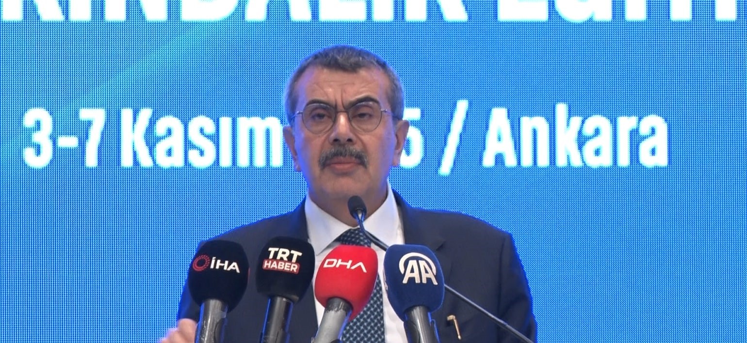 bakan tekin 45 farkli ulkede 2 bin 785 bursiyerimiz var 0 TA8jGMNa