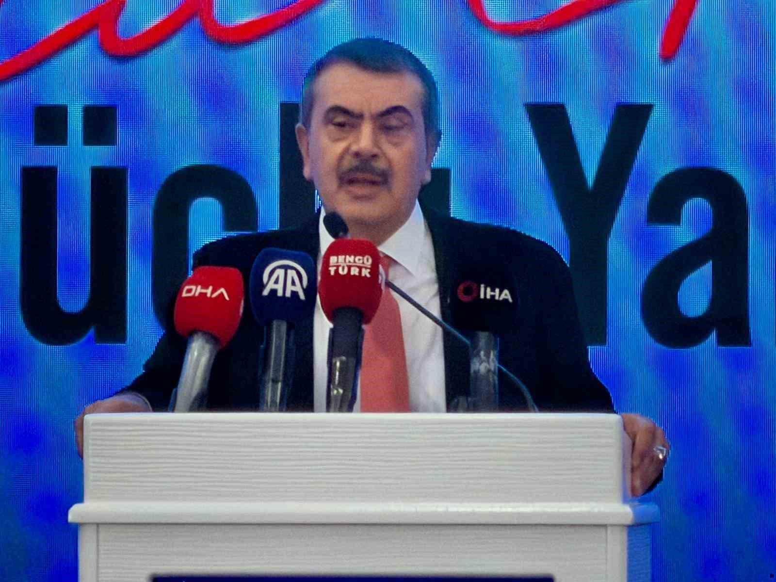 bakan tekin 6 subatta depremde yikilan yaklasik 9 bin 700 derslik yerine 15 bin 3ayS3dwd