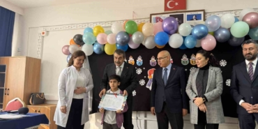 bakan-tekin-agrida-ogrencilerin-karne-heyecanina-ortak-oldu-RGCDUcUg.jpg