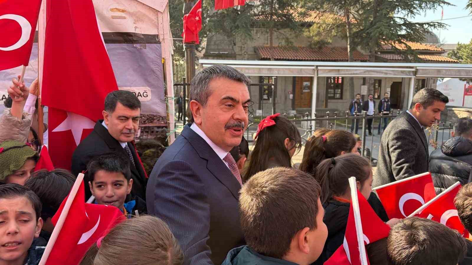 bakan tekin bagimsizligimiz bayragimiz ve ezanimiz ilelebet varligini surdurecektir 4 eRaKNkR7