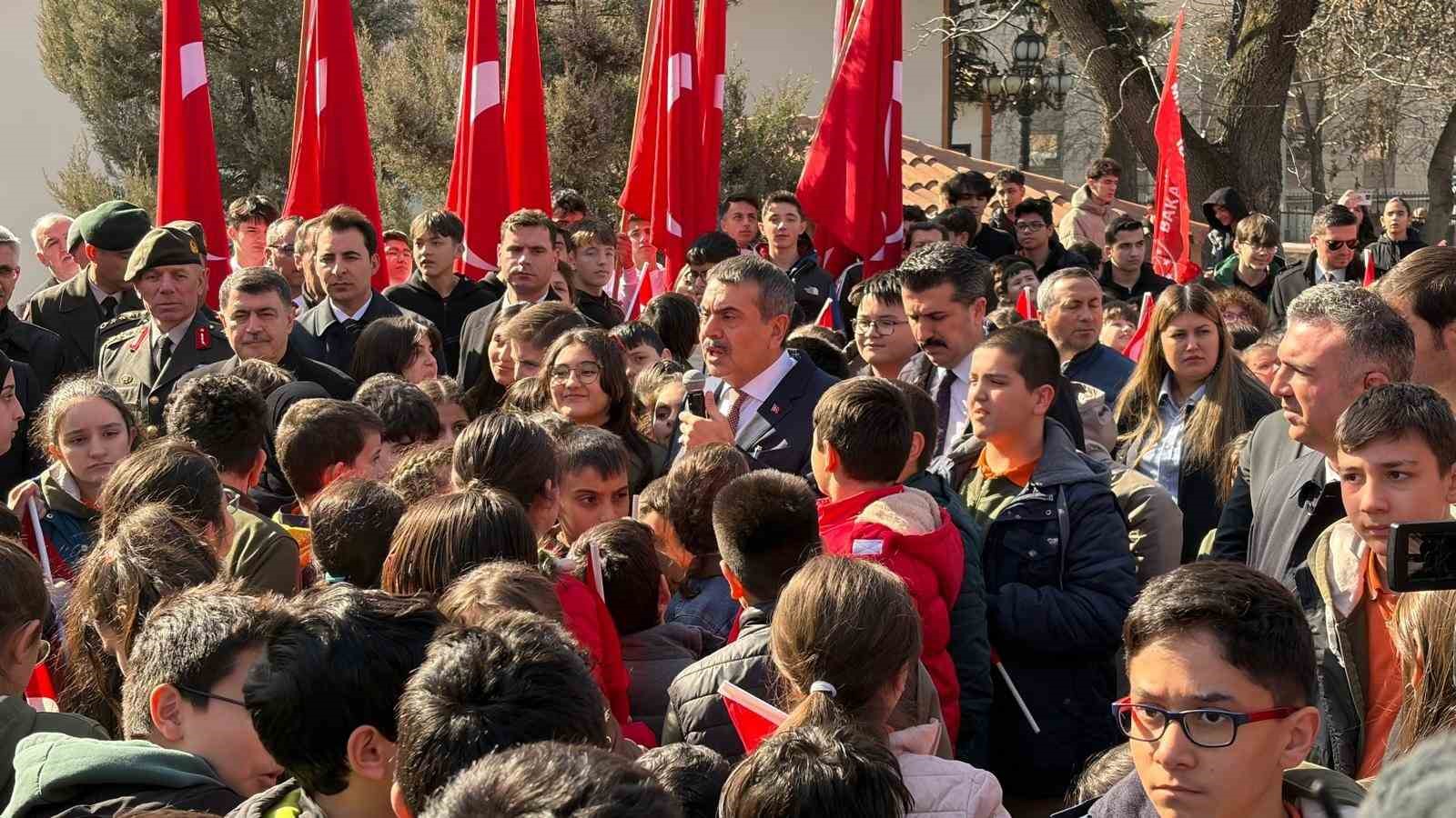 bakan tekin bagimsizligimiz bayragimiz ve ezanimiz ilelebet varligini surdurecektir 6 gtEglzGJ