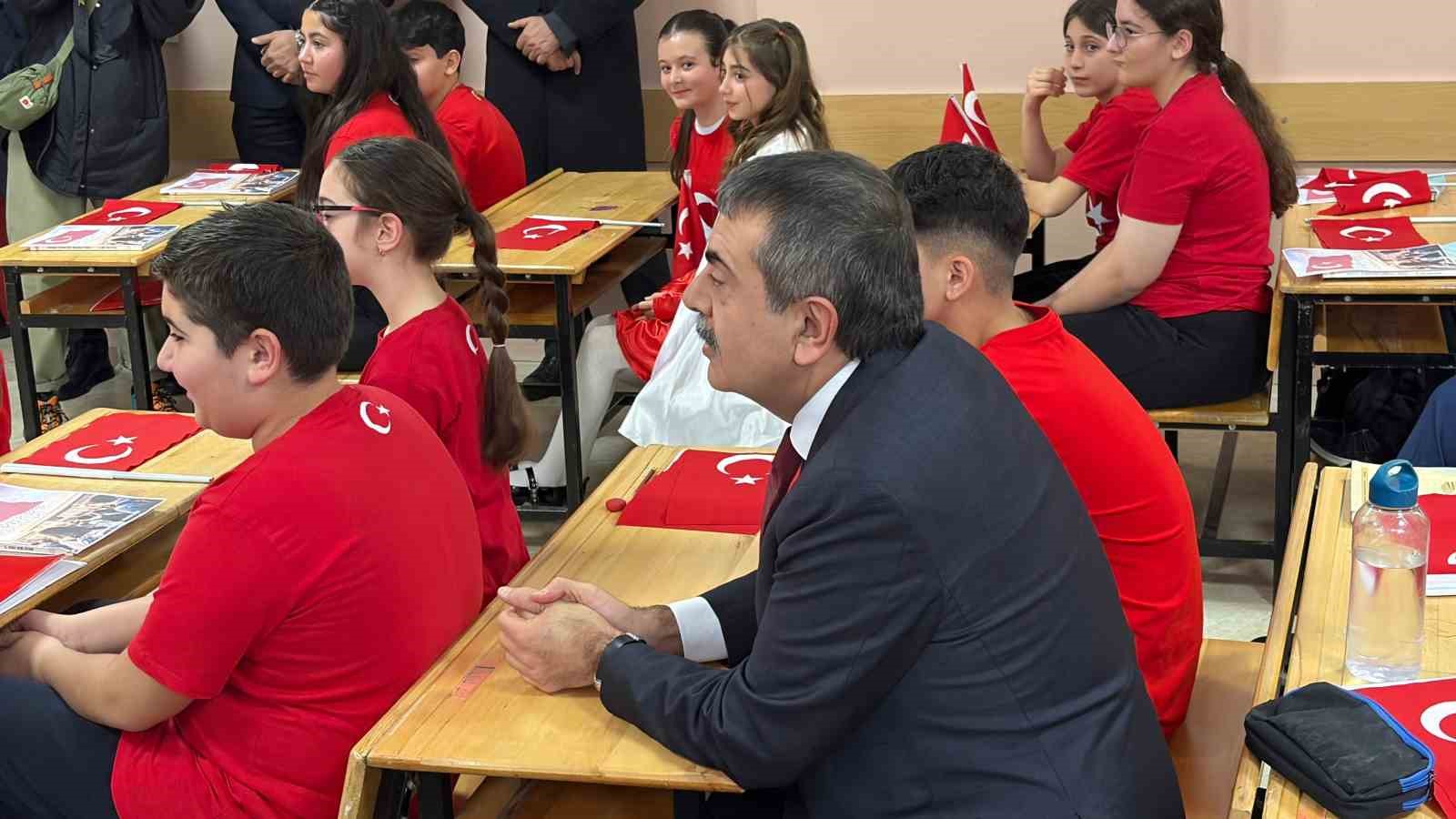 Bakan Tekin: "Bağımsızlığımızın asıl savunucusu bireyleri yetiştirmek bizim işimiz" 8 bakan tekin bagimsizligimizin asil savunucusu bireyleri yetistirmek bizim isimiz 4