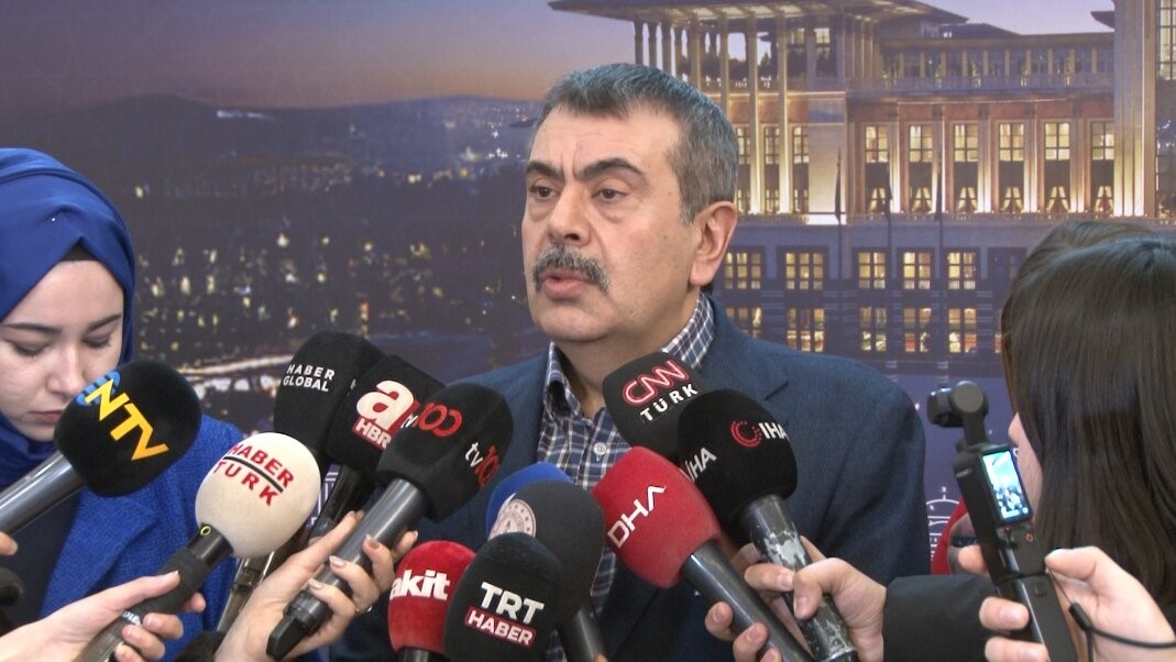 bakan tekin ben ozgur ozel kadar midesi genis bir adam degilim 0 4uLqHrw9
