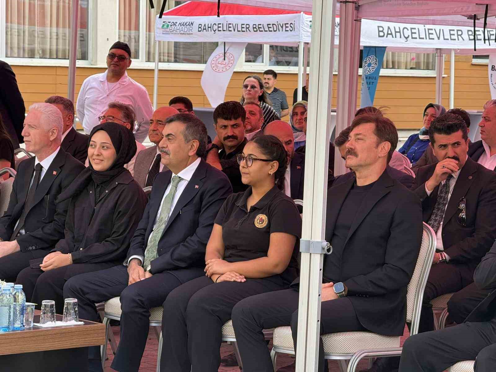 bakan tekin bizim isimiz milli birligimizi beraberligimizi guclendirecek bir egitim vermek 3 mKkrTOAl