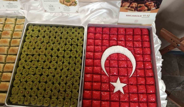 bakan-tekin-bizim-isimiz-milli-birligimizi-beraberligimizi-guclendirecek-bir-egitim-vermek-E7nqTzyt.jpg